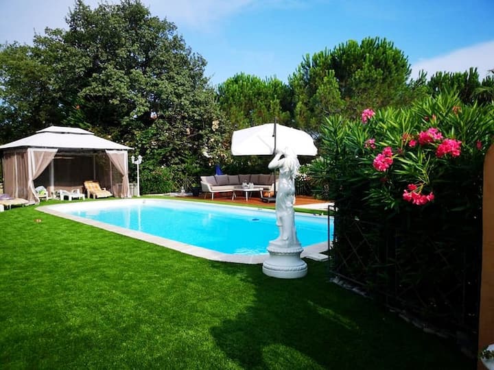 Villa De 3 Chambres Avec Piscine Privée, Jardin Clos Et Wifi à Fréjus - à 2 Km De La Plage - Fréjus