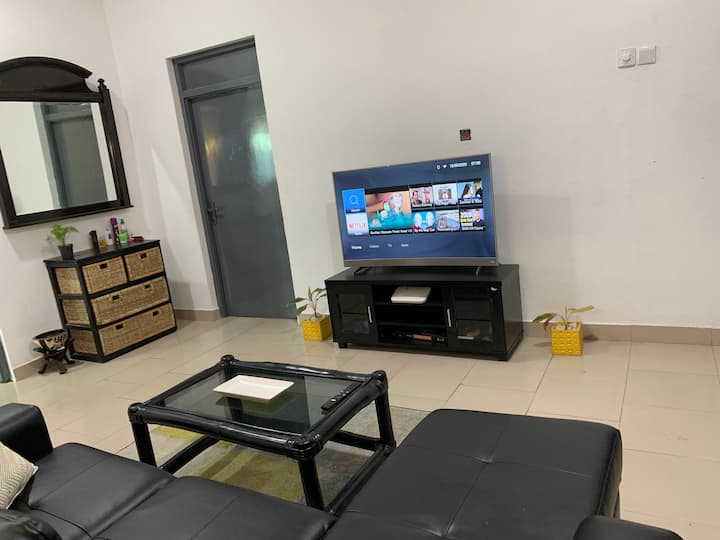 Comfortable Room in Apartment near the beach, Osu - Accra