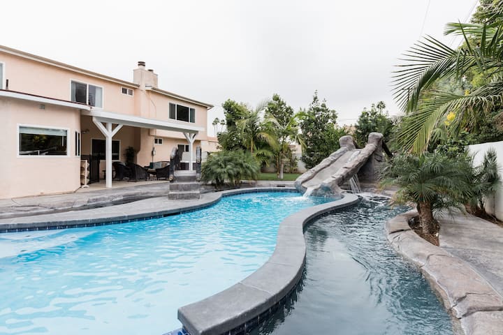Wonderful, Family-friendly Home With A Lazy River-style Pool - Anaheim