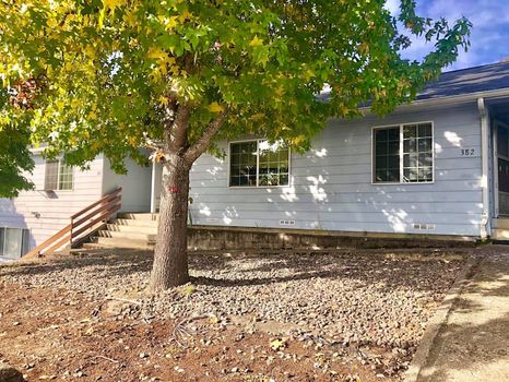 Roseburg Vacation Rentals and Airbnb cozycozy