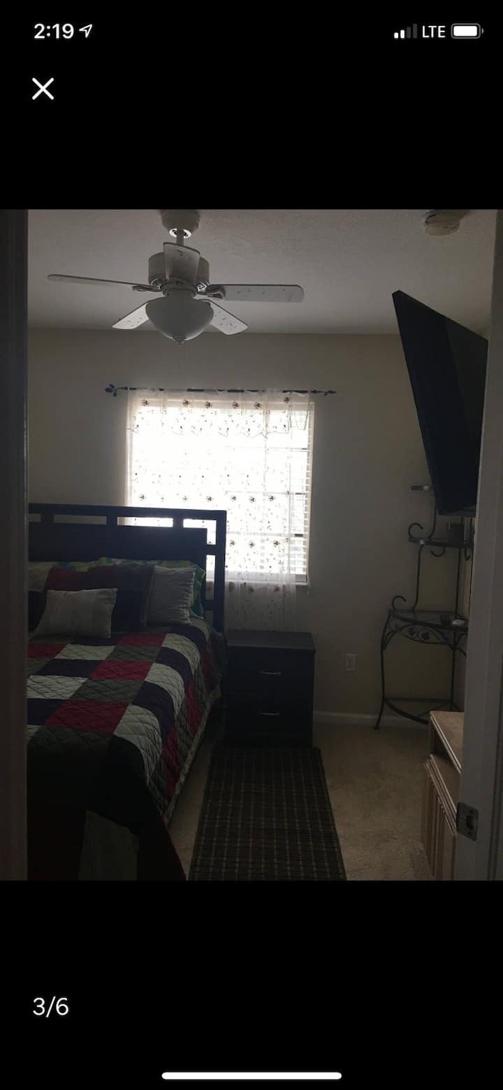 Full Bedroom In Modern Townhouse! - West Palm Beach