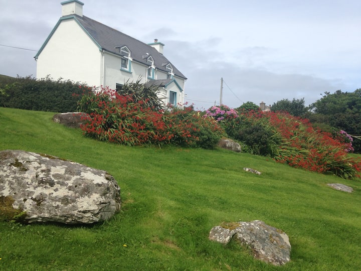 Traditionelles Ferienhaus Mit Herrlichem Blick Auf Brandon Bay, Dingle Peninsula - Irland