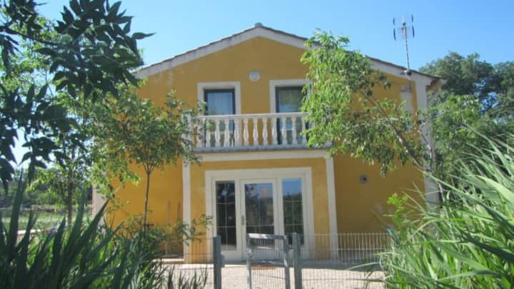 Maison citron avec grand jardin clos - Clermont-l'Hérault
