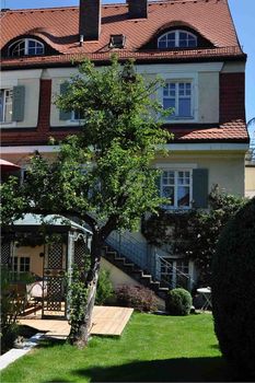 5858 Munich Short Term and Weekly Rentals cozycozy