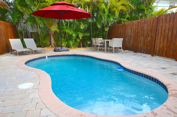 By The Sea Vacation Villas -Location-walk To Beach - Fort Lauderdale