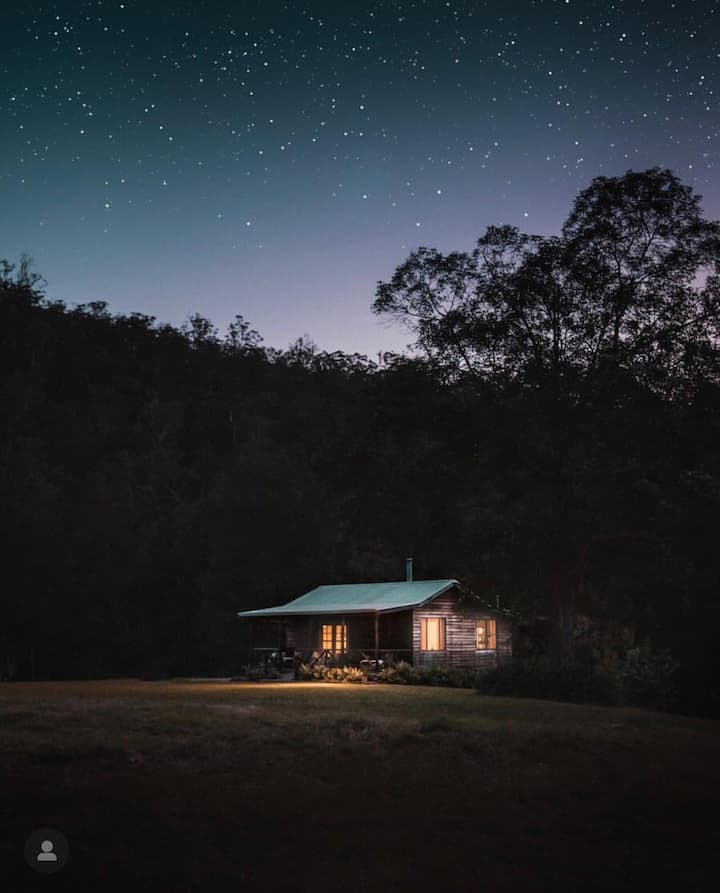 Nulla Nulla Blacksmiths Farm Cabin, On The Forest Edge Of A Crystal Clear Creek - Australia