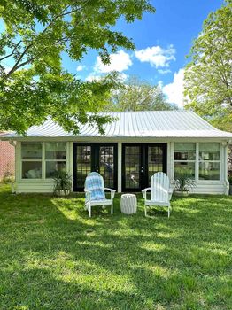 Seguin Vacation Rentals and Airbnb cozycozy