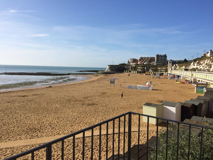 On The Beach, Historic Eagle House, Broadstairs - Broadstairs