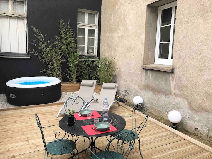 Repos Angevin: Hyper-Centre, jacuzzi, BBQ,parking - Angers
