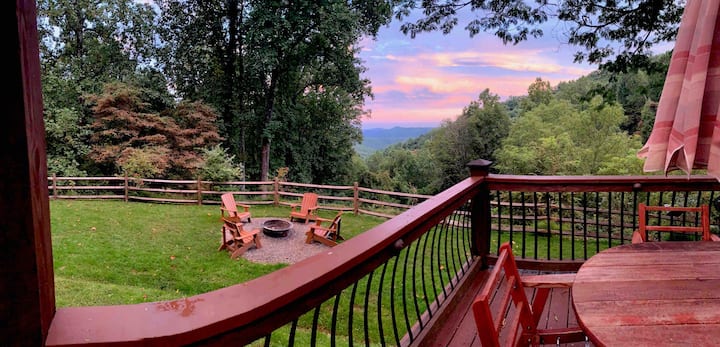 The Red Rover -  Blowing Rock, Views, Hot Tub - Blowing Rock