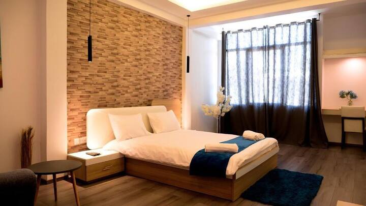 Clean, spacious master bedroom - Dar es Salam