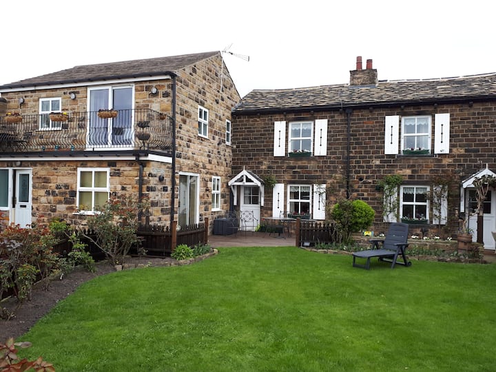 Rose Cottage - annexe with off road parking - Mirfield