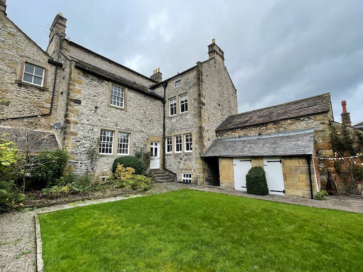 Six Bed Georgian Property in the Heart of Bakewell - Bakewell