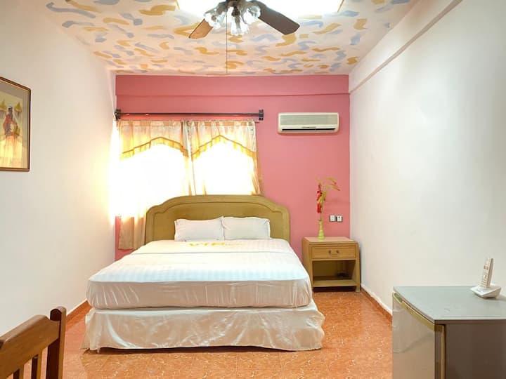 Room H (Odenhu Kwadaso District In Central Kumasi) - Kumasi