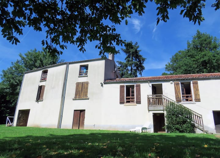 Secluded Large Family Villa With Heated Pool - Fontenay-le-Comte