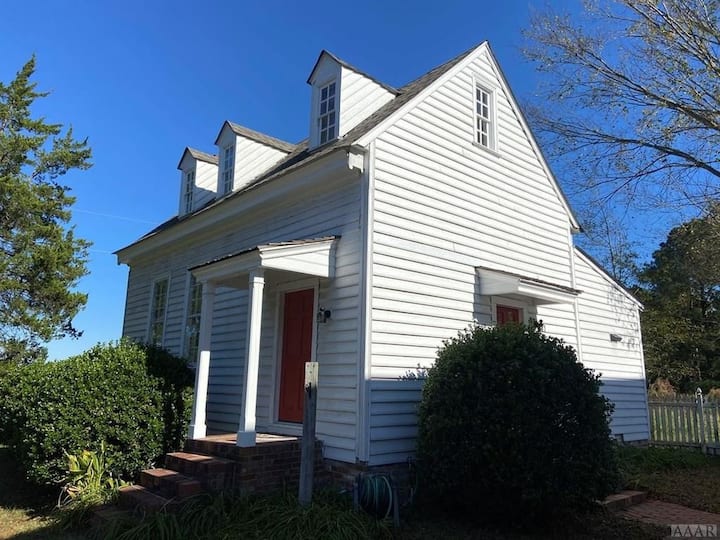 Stand - Alone Guest House - King Sized Bed - Murfreesboro, NC