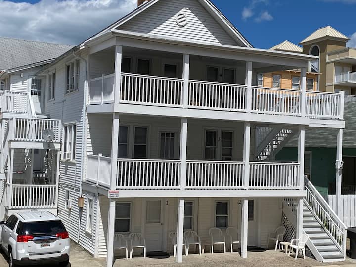 Lovely Oceanview 3 Bedroom Apartment On 6th Street - Ocean City, MD