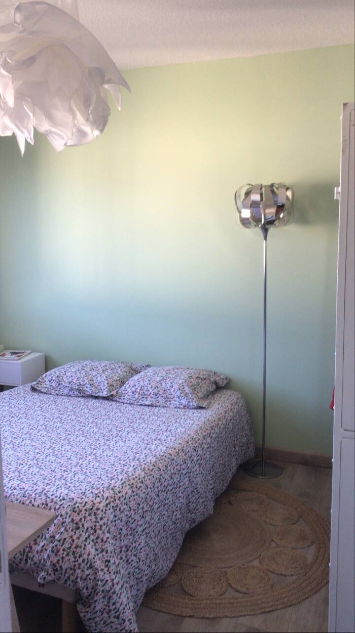 Petite chambre pour nuitée express à Rodez - Rodez