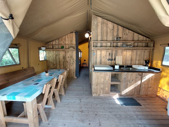 Tente Safari Lodge  Avec Sanitaires Tout Confort - Sommières