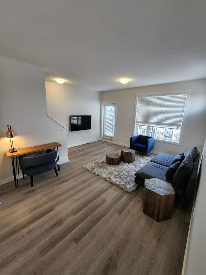 3 Bedroom home in Evanston Park - Calgary