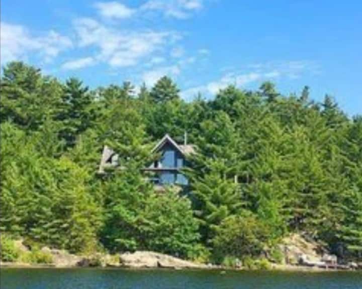 Private Bunkie With Dock And Air Conditioning - Parry Sound