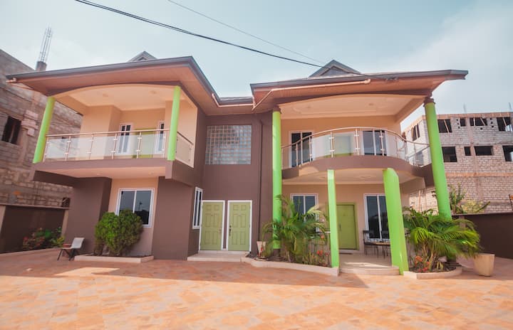 Lovely 3-bedroom Serviced Apartment (Green House1) - Accra