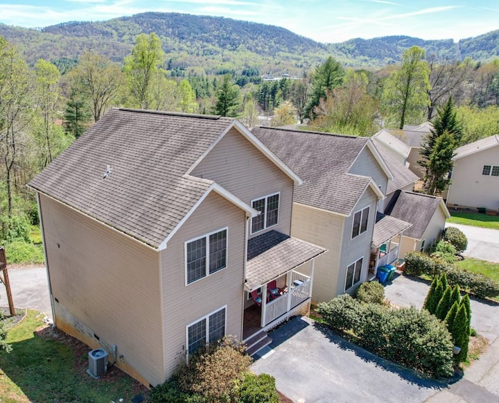 Mountain House 10 Mins From Asheville & Biltmore! - Asheville