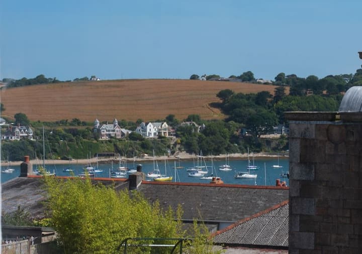 Lovely 1-bedroom Serviced Apartment In Falmouth - Falmouth