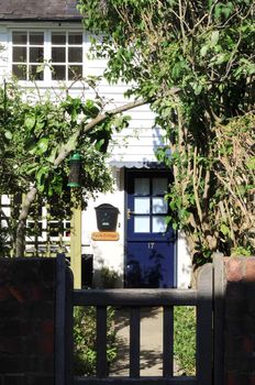 Dorking Cottages at the Best Price COZYCOZY