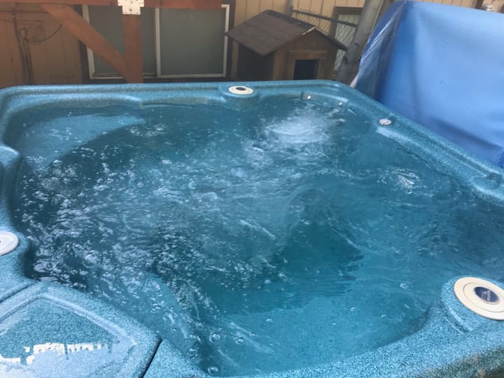 Southside Serenity: Alaskan Hideaway With Hot Tub! - Alaska