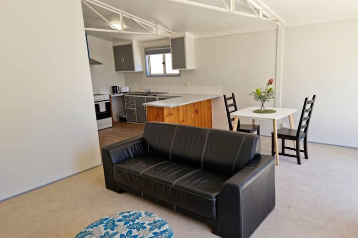 Ccc - Cosy & Cheap Cabin - Canberra