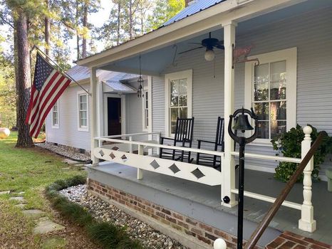 Blue Hole, Zavalla airbnb, hotels and vacation rentals