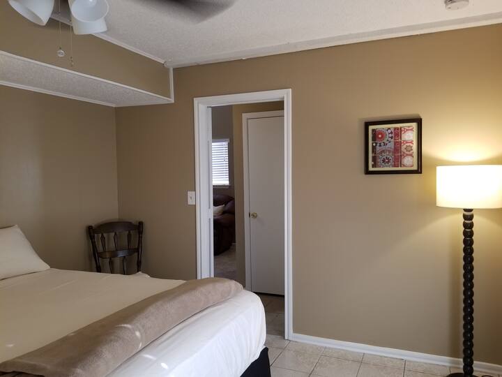 Guest House For 2 - W/private Entrance - San Antonio, TX