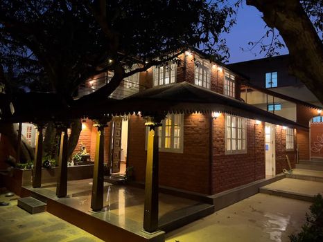 Dharwad Lodges at the Best Price cozycozy