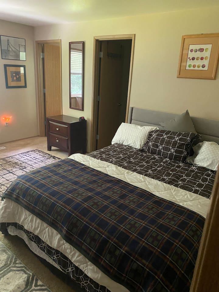 Room For Rent - Vendors - Puyallup Fair & Others - Tacoma