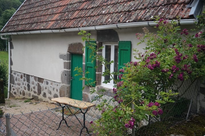 The Cottage At Levert - Cantal