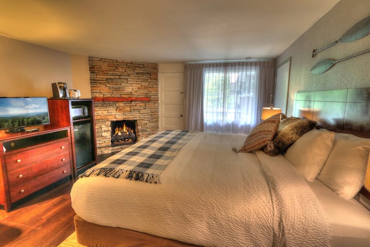 River Edge Inn King Room With Gas Fireplace - Gatlinburg, TN