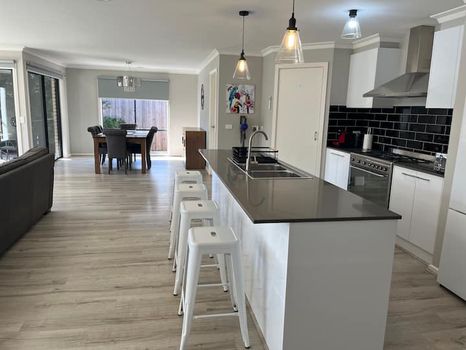 Moe Apartments and Condos For Rent cozycozy