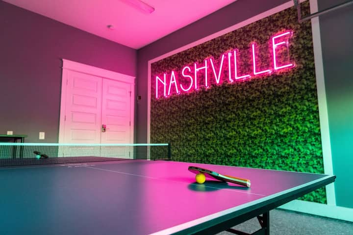 F1) Huge Downtown Home - $7 Uber Anywhere - Nashville, TN