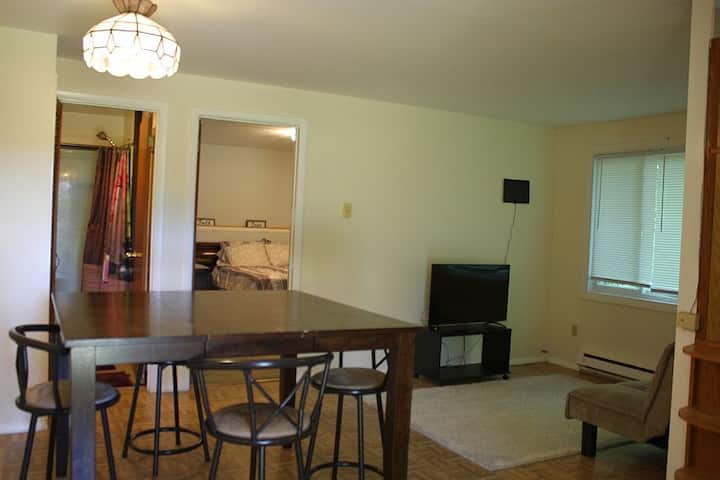 2 BR Walking distance to the Oakdale Theater - Wallingford, CT