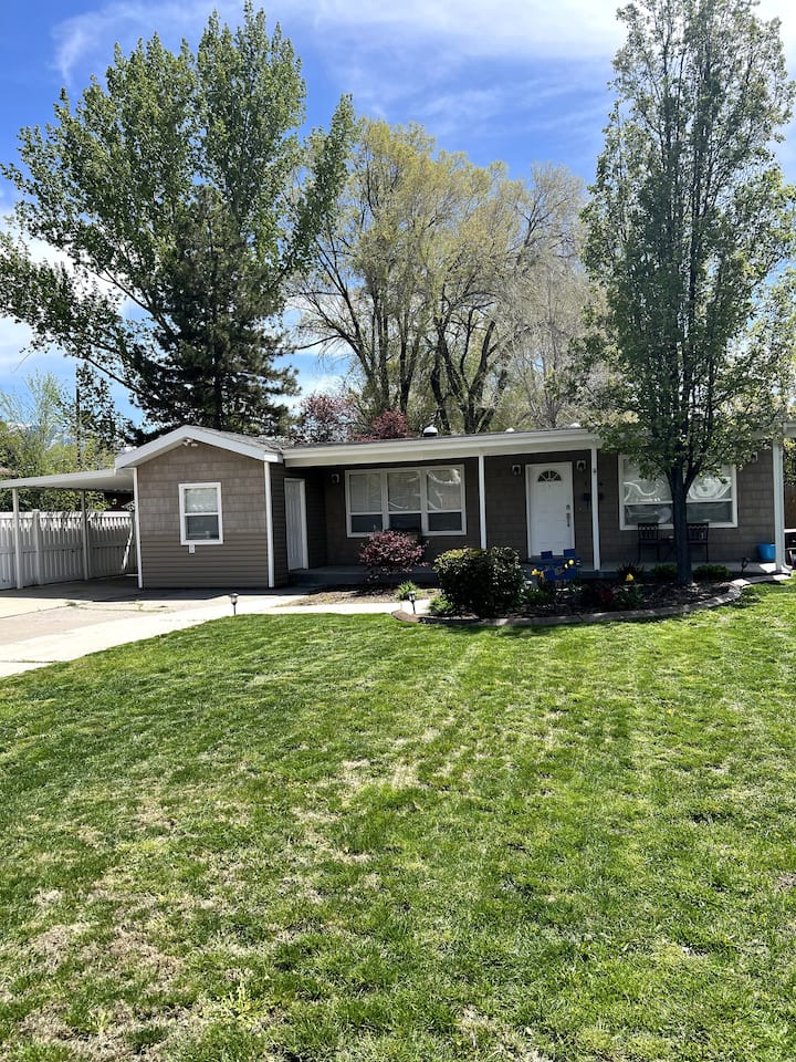 Cozy Home Centrally Located. A Home Away From Home - Salt Lake City