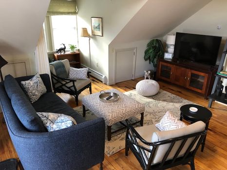 Waterbury Village Historic District Vacation Rentals & Airbnb COZYCOZY