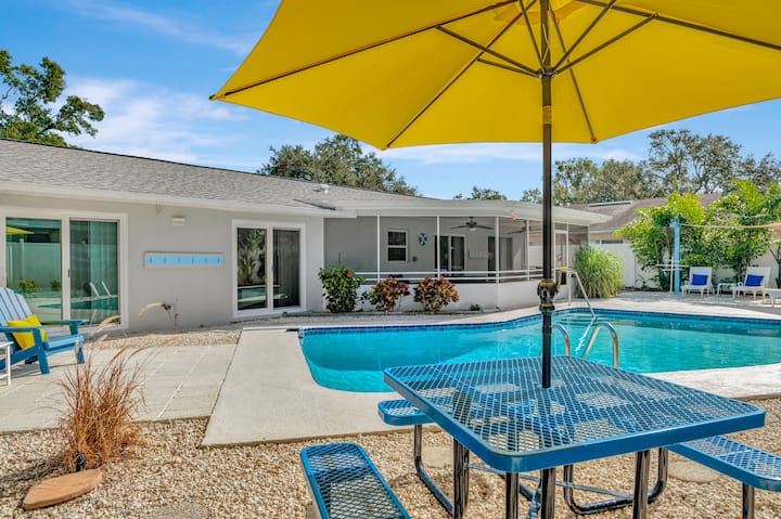 Clearwater Vacation Home Near Beach. Heated Pool - Clearwater, FL