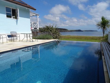 Freshwater East Vacation Rentals and Airbnb cozycozy