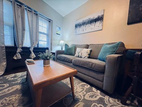 Wauwatosa Apartments and Condos For Rent cozycozy