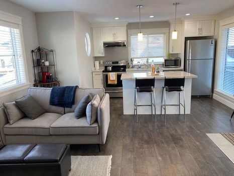 Cultus Lake Vacation Rentals and Airbnb cozycozy