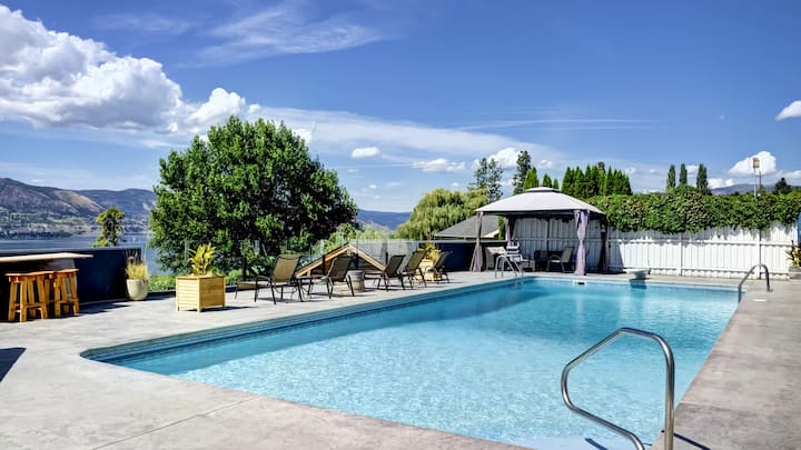 View Paradise! Huge Pool & Deck, Families Welcome! - Penticton