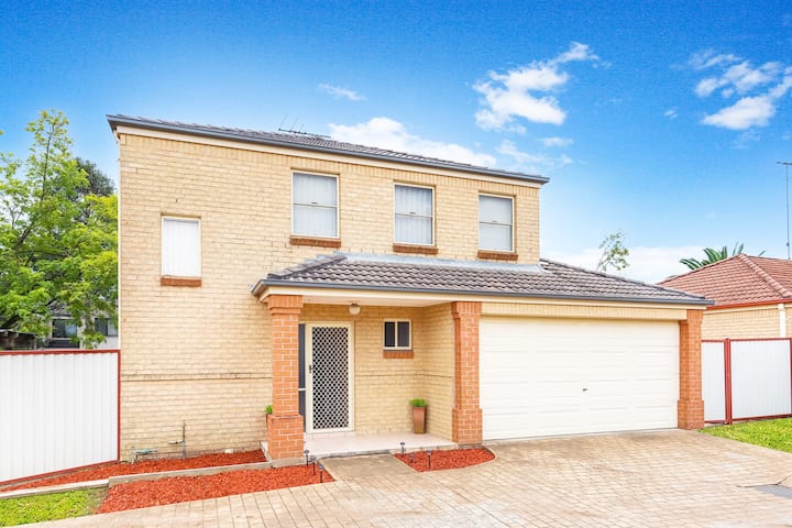 Perfectly located, Quiet and Cosy Family Home - Saint Marys