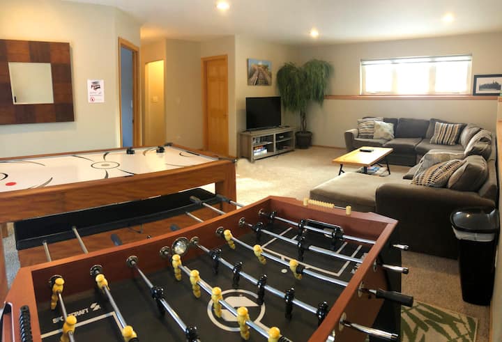 Kingsbury Creek Vacation Home - Entire 4 Br  House - Duluth, MN