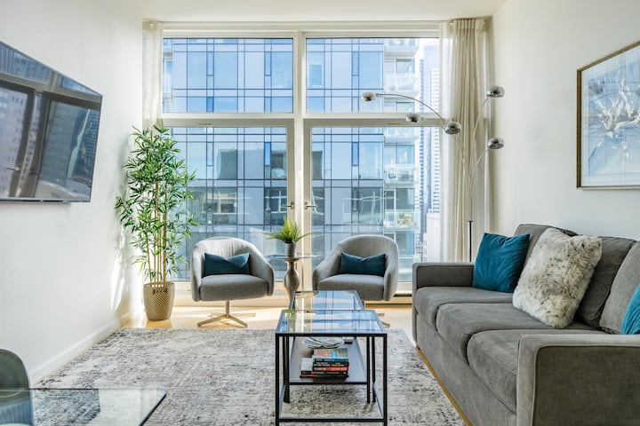 Penthouse above Pike Place +Target, w/ Parking - Seattle, WA
